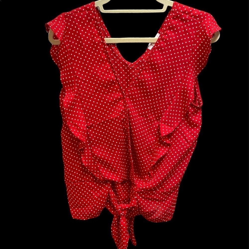 Maurice’s blouse flutter sleeve deep V-neckline ties polka dot size medium